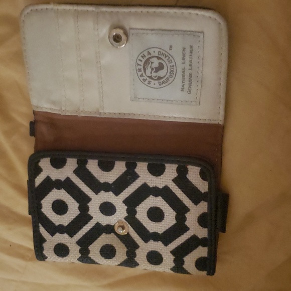 Spartina 449 small wallet.  Black design over cream background. - Picture 3 of 4